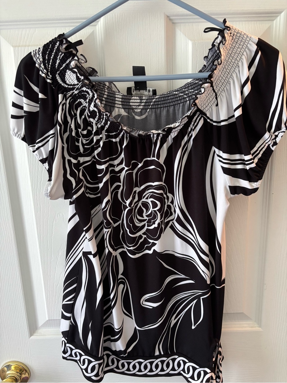 Black & White Floral Short Sleeve Top